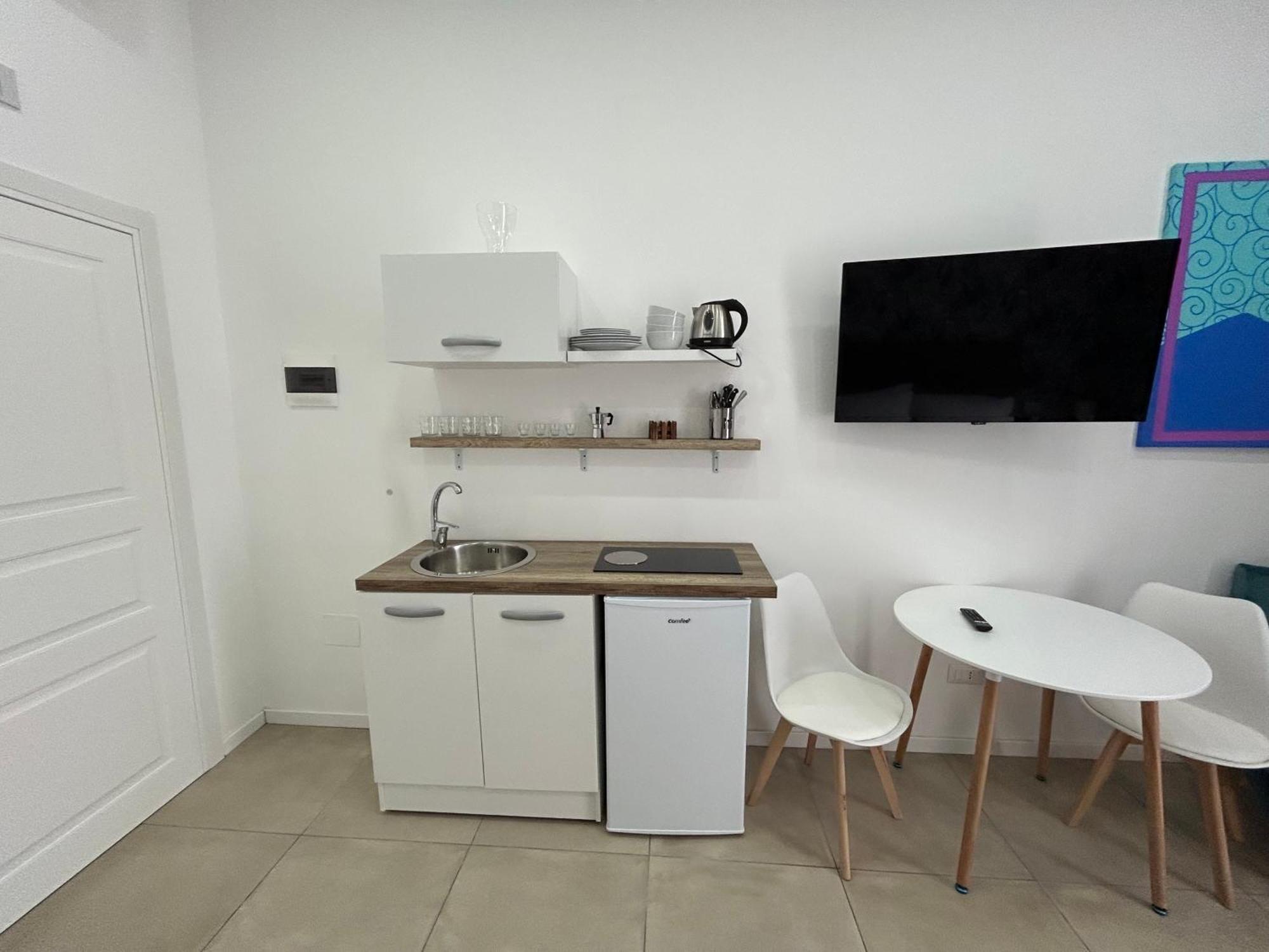 Enjoy Rooms نابولي المظهر الخارجي الصورة