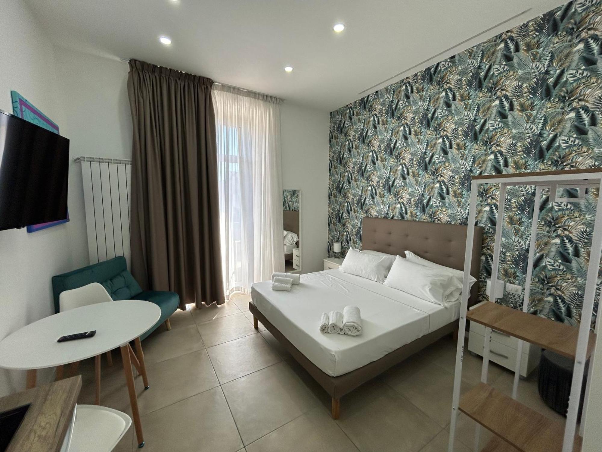 Enjoy Rooms نابولي المظهر الخارجي الصورة