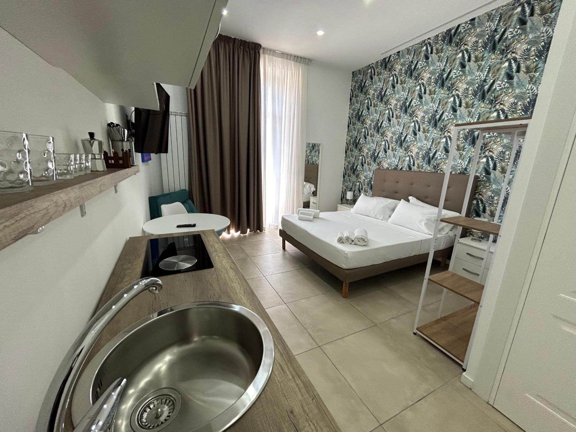 Enjoy Rooms نابولي المظهر الخارجي الصورة