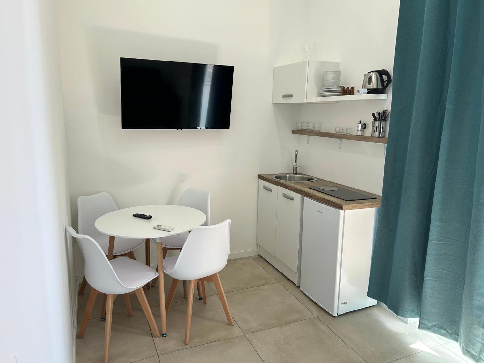 Enjoy Rooms نابولي المظهر الخارجي الصورة